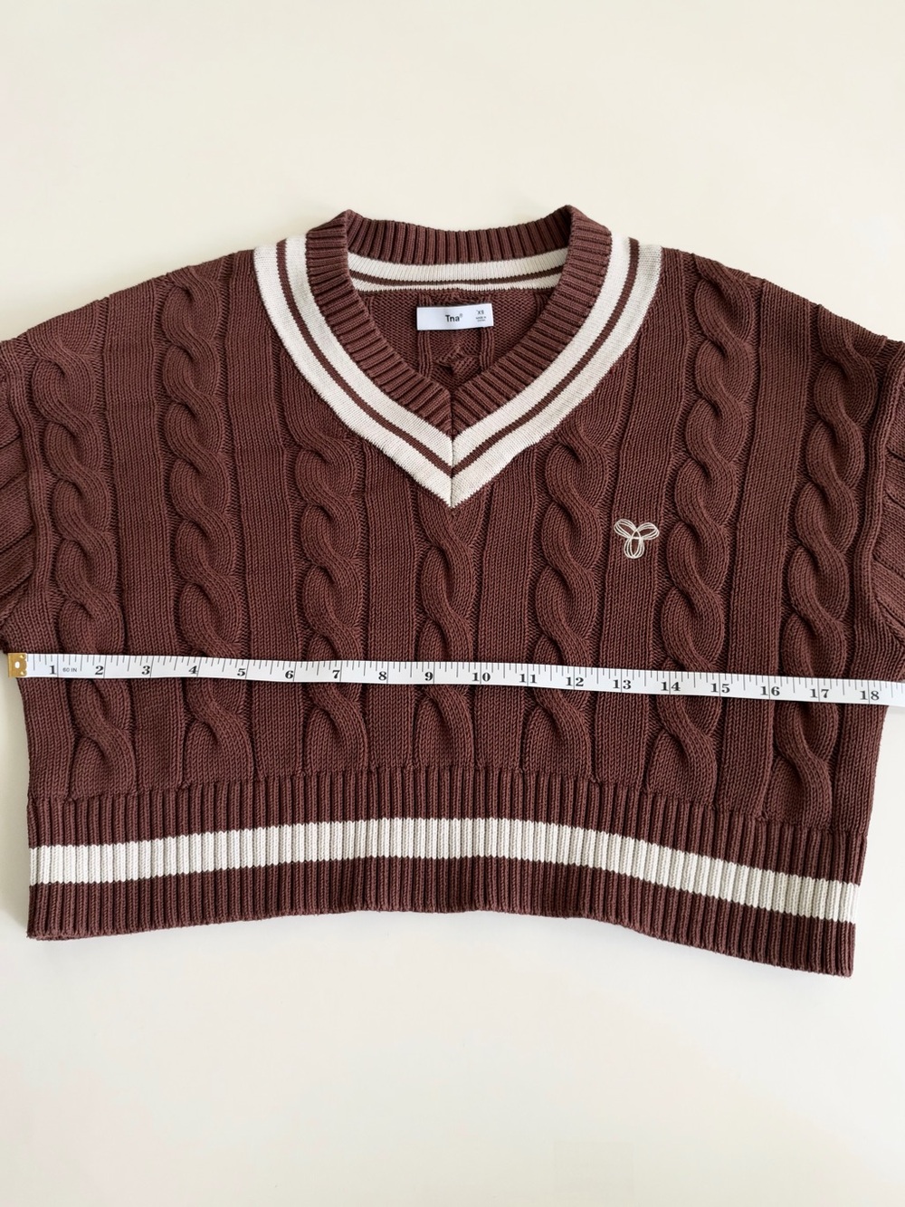 Aritzia Tna Clay Cotton Cable Knit Cropped V-Neck Sweater - Picture 6 of 12